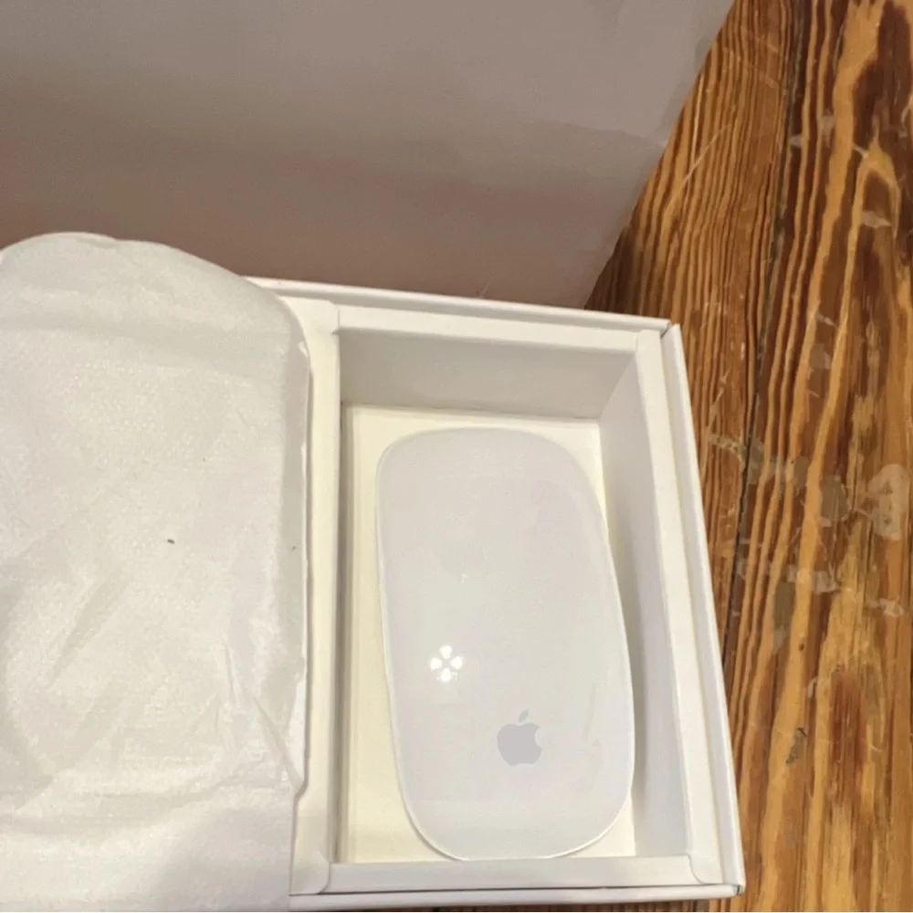 Apple White Keyboard with Matching White Mouse